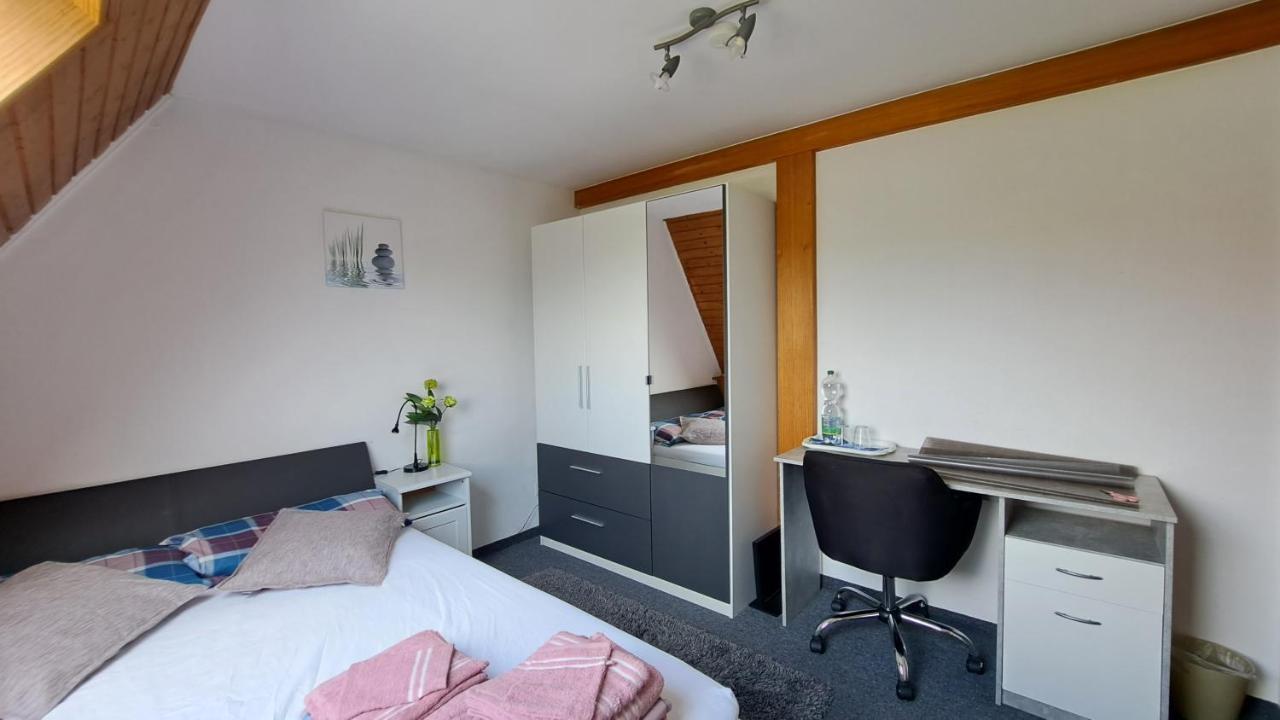 Cosy Retreat In Friolzheim Apartment Exterior photo